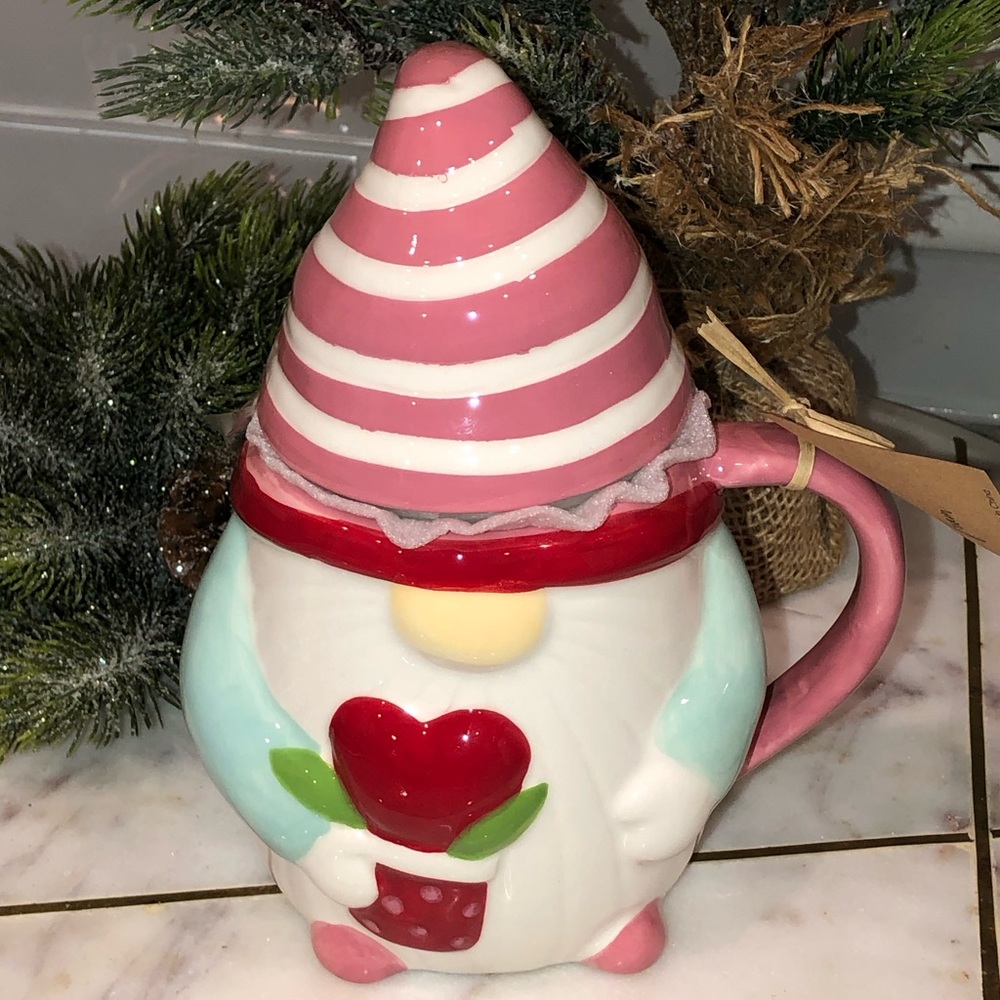 ✨NWT✨ Tag Ceramic Gnome Heart Mug